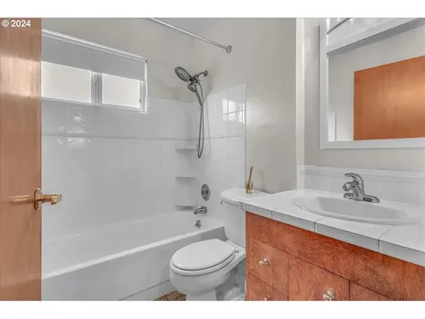820 Nw Cascade Court Gresham OR 97030
