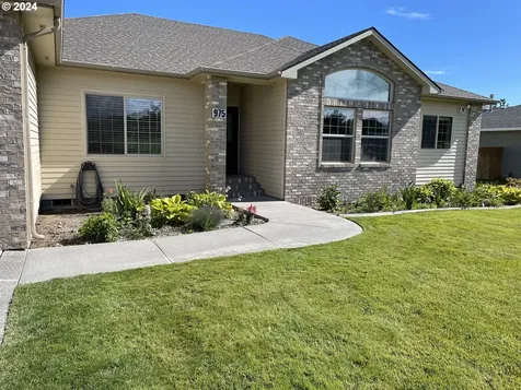 975 E Newport Avenue Hermiston OR 97838
