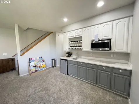 975 E Newport Avenue Hermiston OR 97838