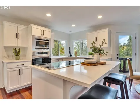 7528 SW Ashford Street Portland OR 97224