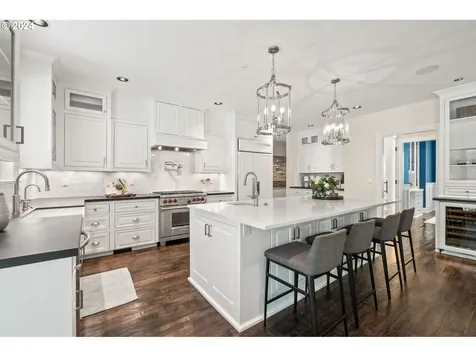7195 Sw Newton Place Portland OR 97225