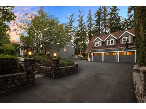 7195 Sw Newton Place Portland OR 97225