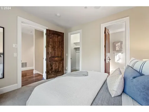 7195 Sw Newton Place Portland OR 97225