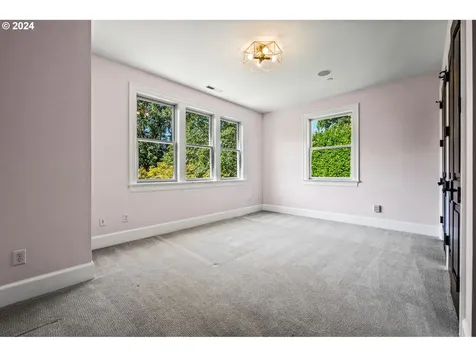 7195 Sw Newton Place Portland OR 97225