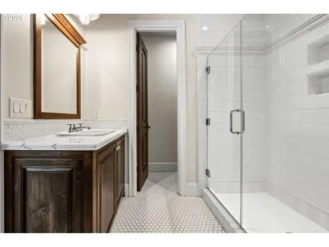 7195 Sw Newton Place Portland OR 97225