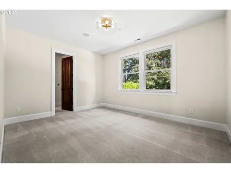 7195 Sw Newton Place Portland OR 97225