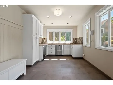 7195 Sw Newton Place Portland OR 97225