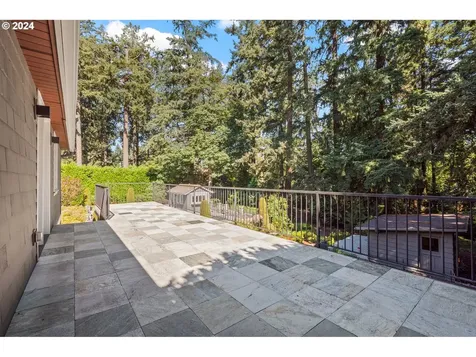 7195 Sw Newton Place Portland OR 97225