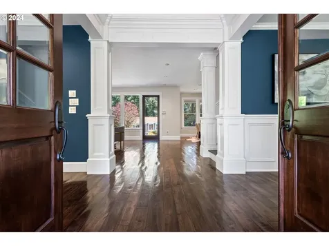 7195 Sw Newton Place Portland OR 97225