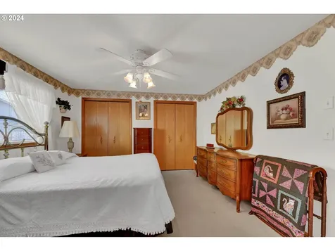 592 Creswood Loop Creswell OR 97426