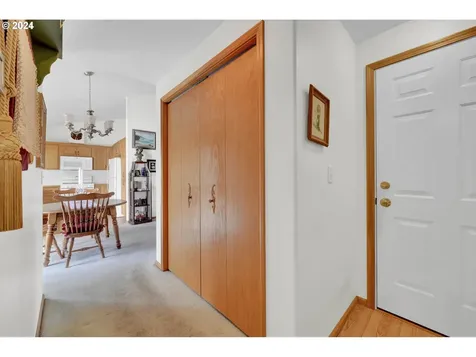 592 Creswood Loop Creswell OR 97426