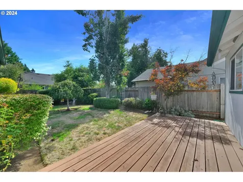 592 Creswood Loop Creswell OR 97426