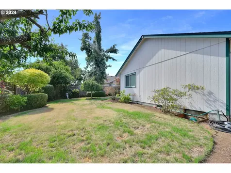 592 Creswood Loop Creswell OR 97426