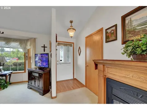 592 Creswood Loop Creswell OR 97426
