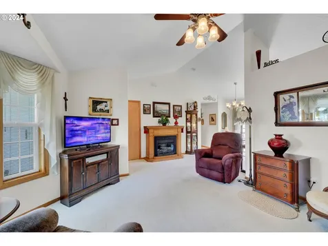 592 Creswood Loop Creswell OR 97426