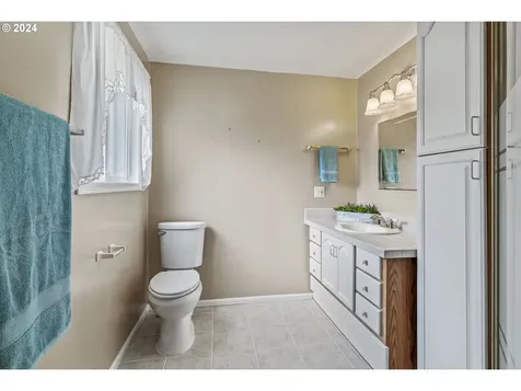3915 Cherrywood Street Longview WA 98632