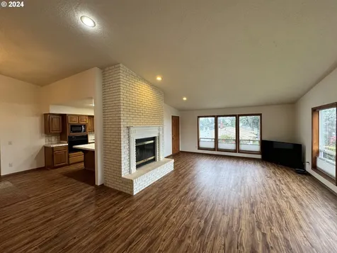 16001 Carson Lane Brookings OR 97415
