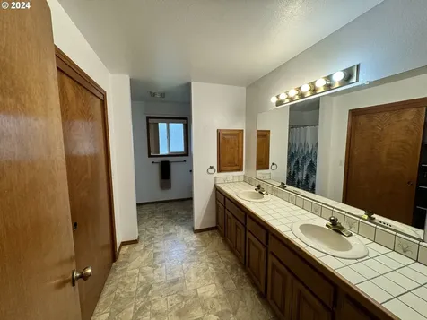 16001 Carson Lane Brookings OR 97415
