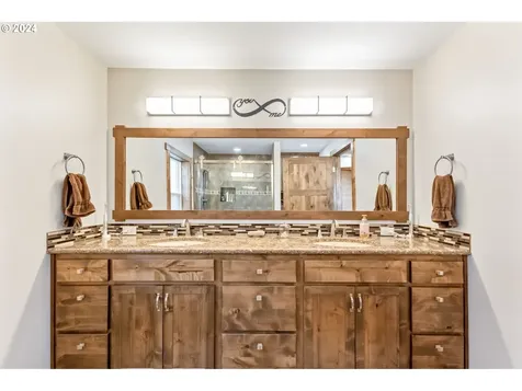 3068 SW Reif Road Powell Butte OR 97753