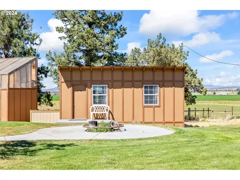 3068 SW Reif Road Powell Butte OR 97753