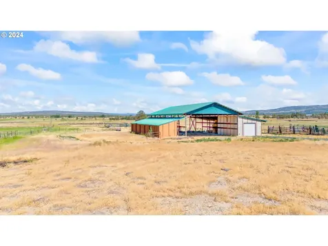 3068 SW Reif Road Powell Butte OR 97753