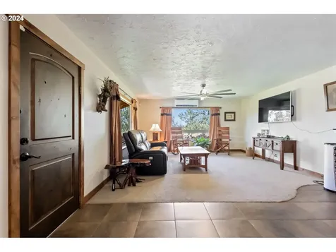 3068 SW Reif Road Powell Butte OR 97753