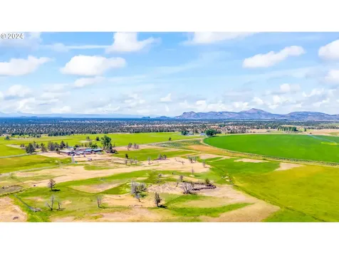 3068 SW Reif Road Powell Butte OR 97753