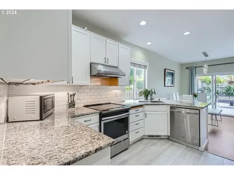 18001 SE 43rd Way Vancouver WA 98683