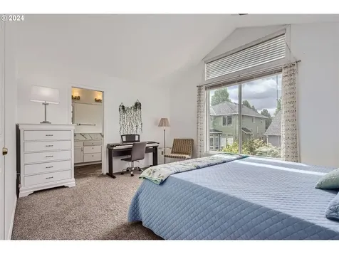 18001 SE 43rd Way Vancouver WA 98683