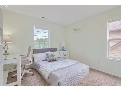 18001 SE 43rd Way Vancouver WA 98683