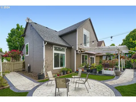 18001 SE 43rd Way Vancouver WA 98683