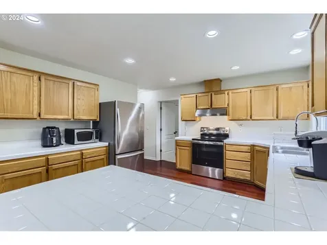 16733 SE Powell View Court Portland OR 97236