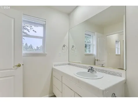 16733 SE Powell View Court Portland OR 97236