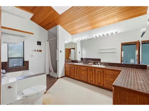 5463 SE Aldercrest Road Milwaukie OR 97222
