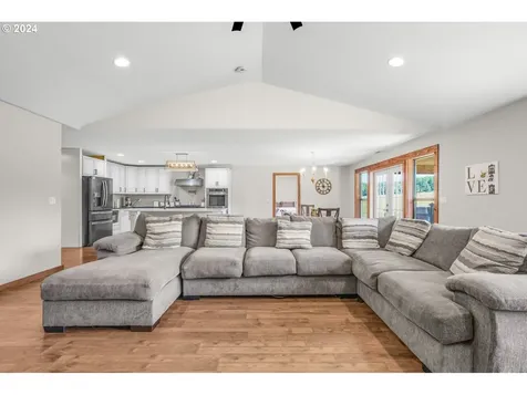 70200 Apiary Road Rainier OR 97048