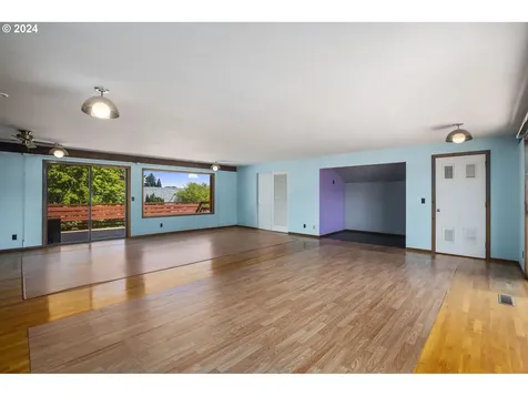 52273 SE 2nd Street Scappoose OR 97056