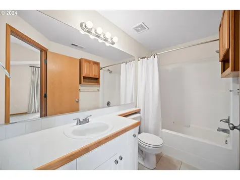 5606 NE 52nd Court Vancouver WA 98661