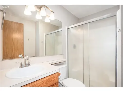 16003 Ne 85th Street Vancouver WA 98682