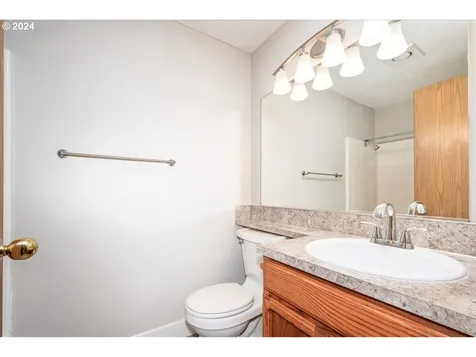 16003 Ne 85th Street Vancouver WA 98682