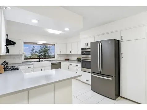 6110 SW Lesser Way Portland OR 97219