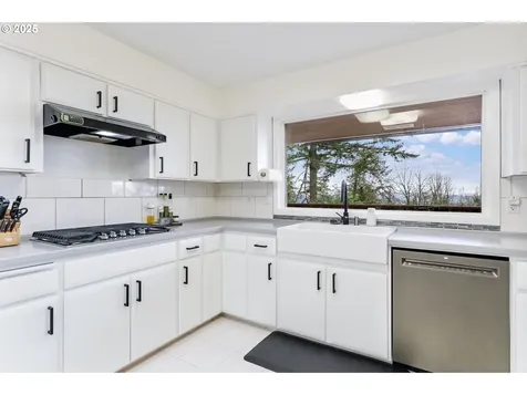 6110 SW Lesser Way Portland OR 97219