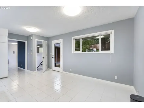 6110 SW Lesser Way Portland OR 97219