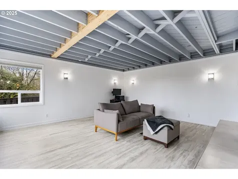 6110 SW Lesser Way Portland OR 97219