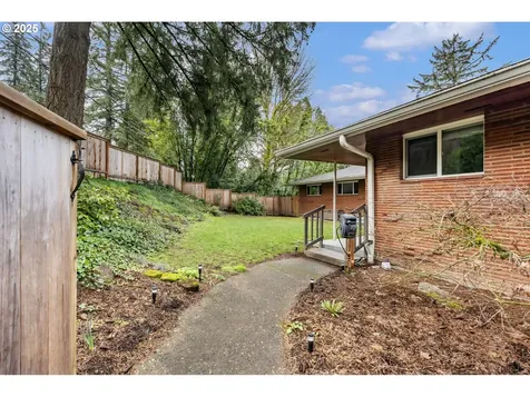 6110 SW Lesser Way Portland OR 97219