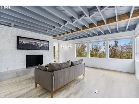 6110 SW Lesser Way Portland OR 97219