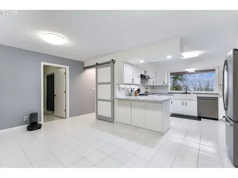 6110 SW Lesser Way Portland OR 97219