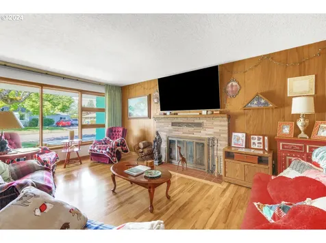 1334 Nw 4th Street Gresham OR 97030