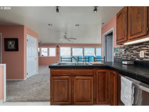 42775 Sundown Way Cloverdale OR 97112