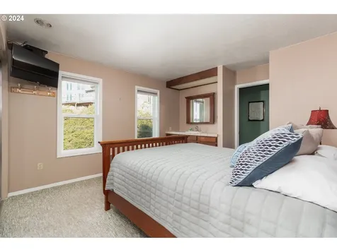 42775 Sundown Way Cloverdale OR 97112