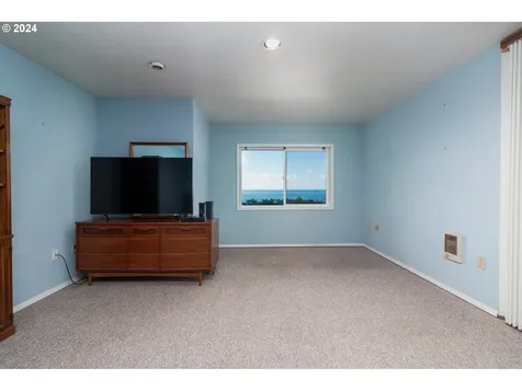 42775 Sundown Way Cloverdale OR 97112